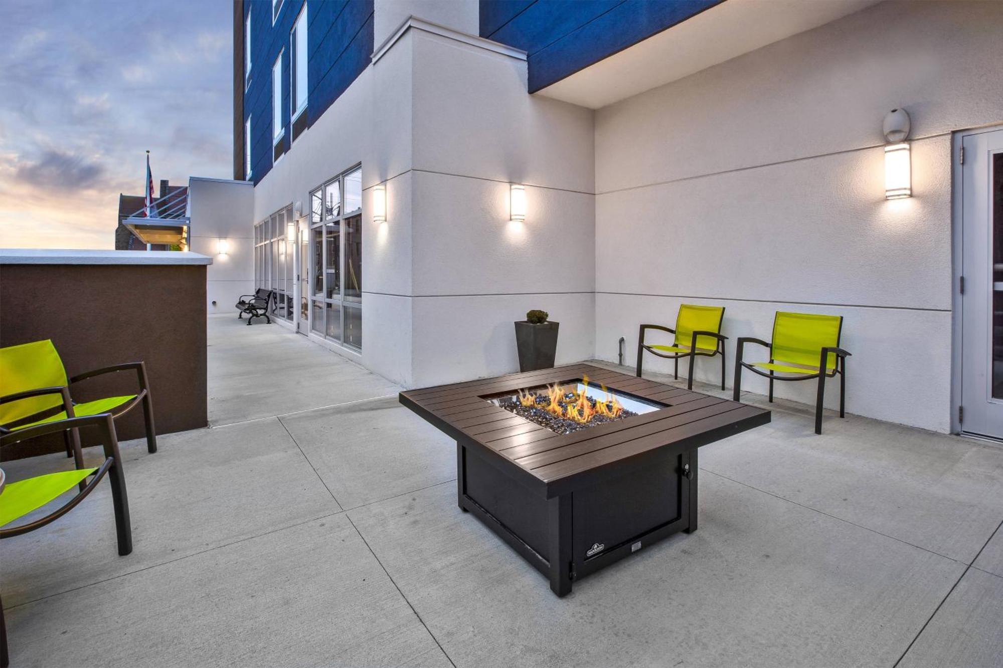 Springhill Suites By Marriott Pittsburgh Butler/Centre City Екстер'єр фото