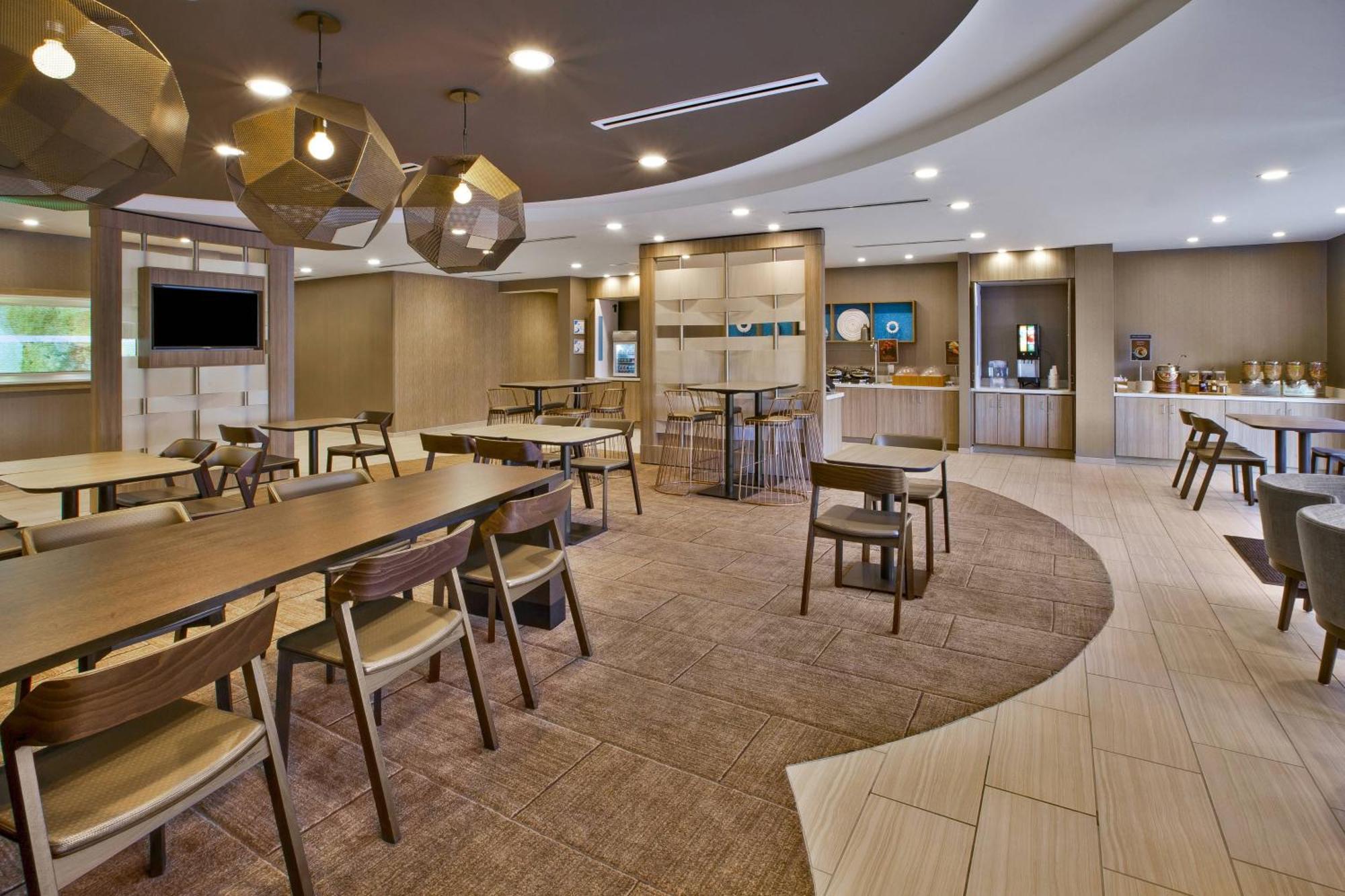 Springhill Suites By Marriott Pittsburgh Butler/Centre City Екстер'єр фото