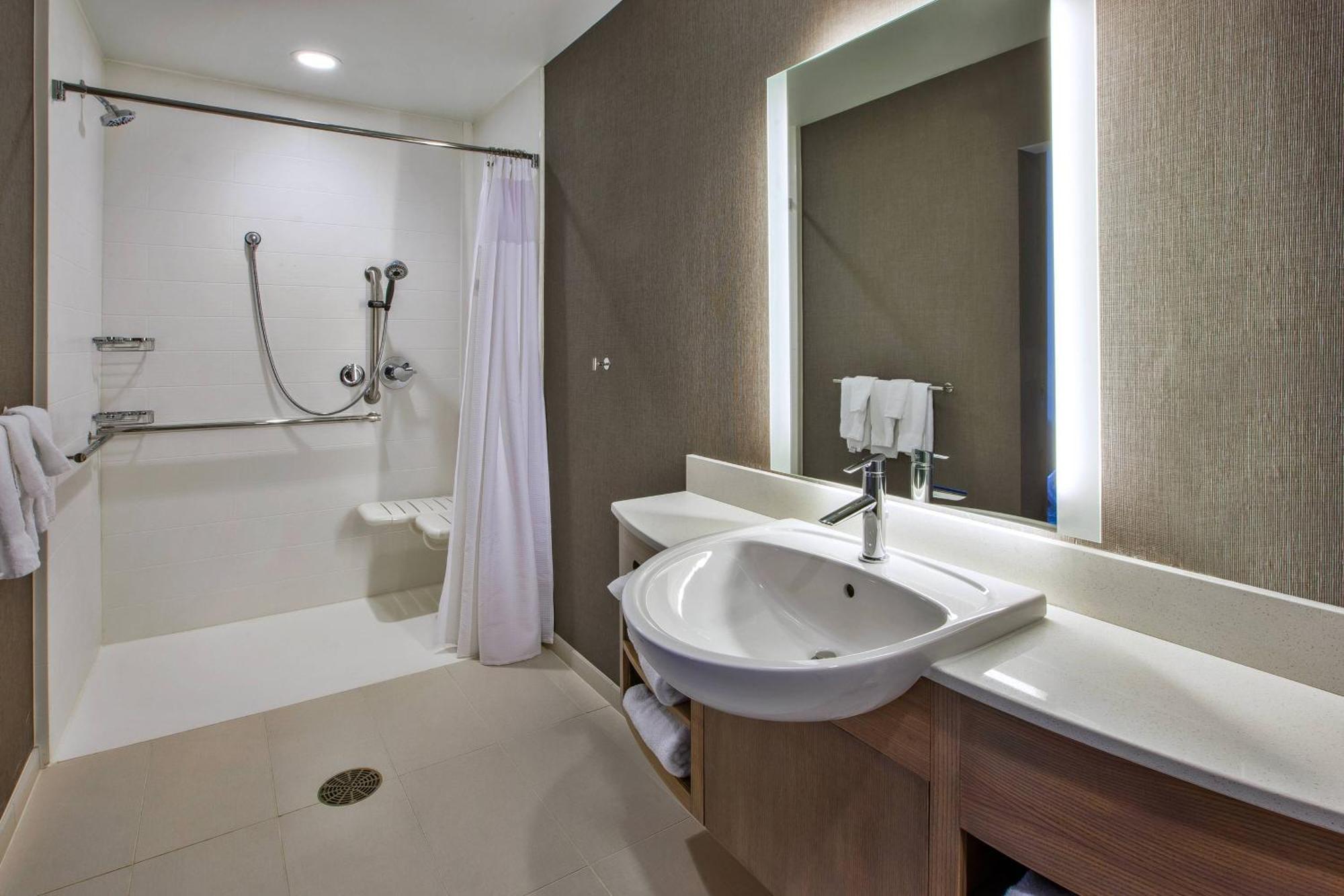 Springhill Suites By Marriott Pittsburgh Butler/Centre City Екстер'єр фото
