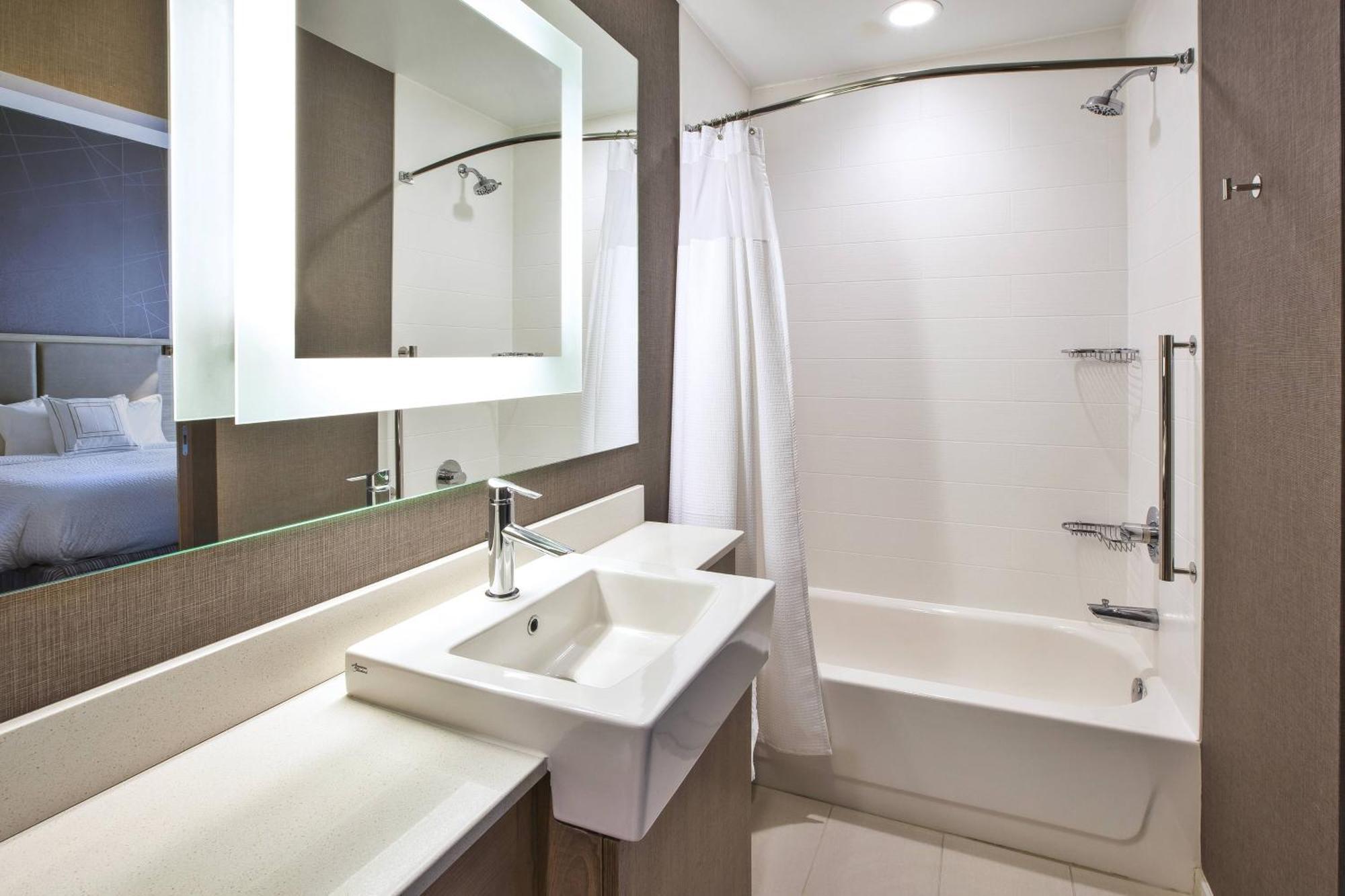 Springhill Suites By Marriott Pittsburgh Butler/Centre City Екстер'єр фото